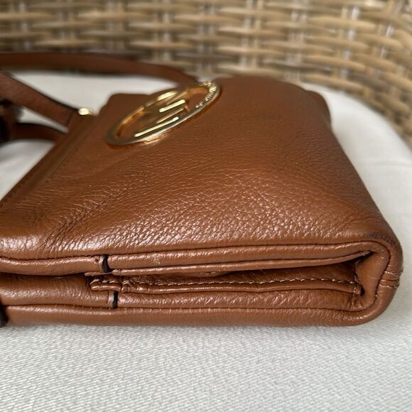 Michael Kors MK Crossbody Brown Leather Gold Hardware button/zip close - Picture 10 of 12